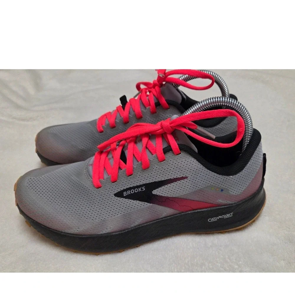 BROOKS CATAMOUNT TRAIL RUNNING SHOES WOMENS SIZE 8.5 GRAY OUTDOOR HIKE
